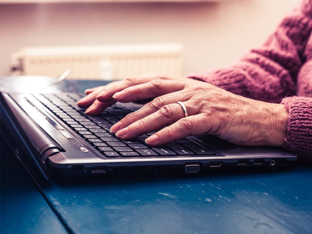 Finding an online ALS support group